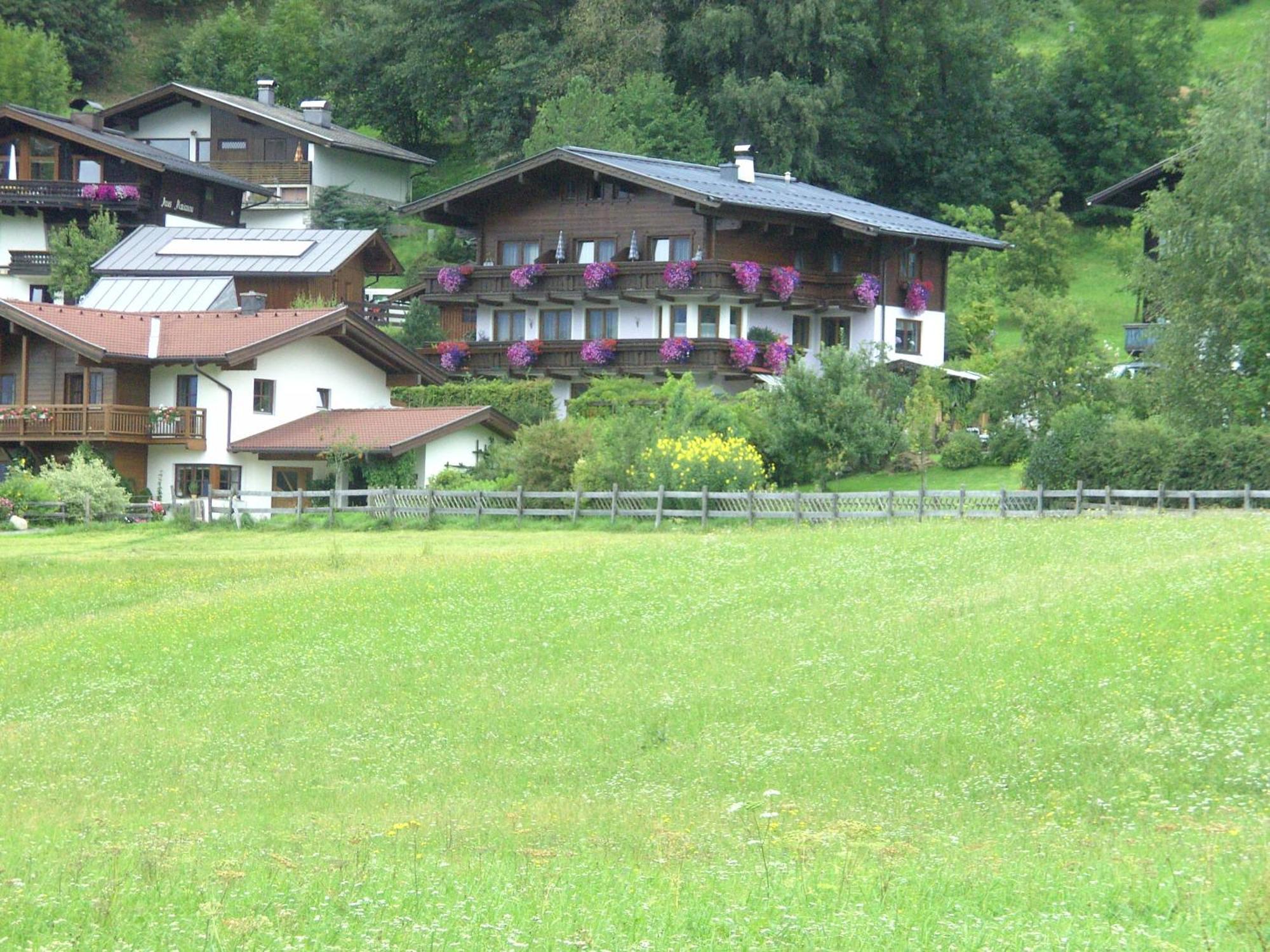 Rosi'S Hotel Maria Alm am Steinernen Meer Bagian luar foto